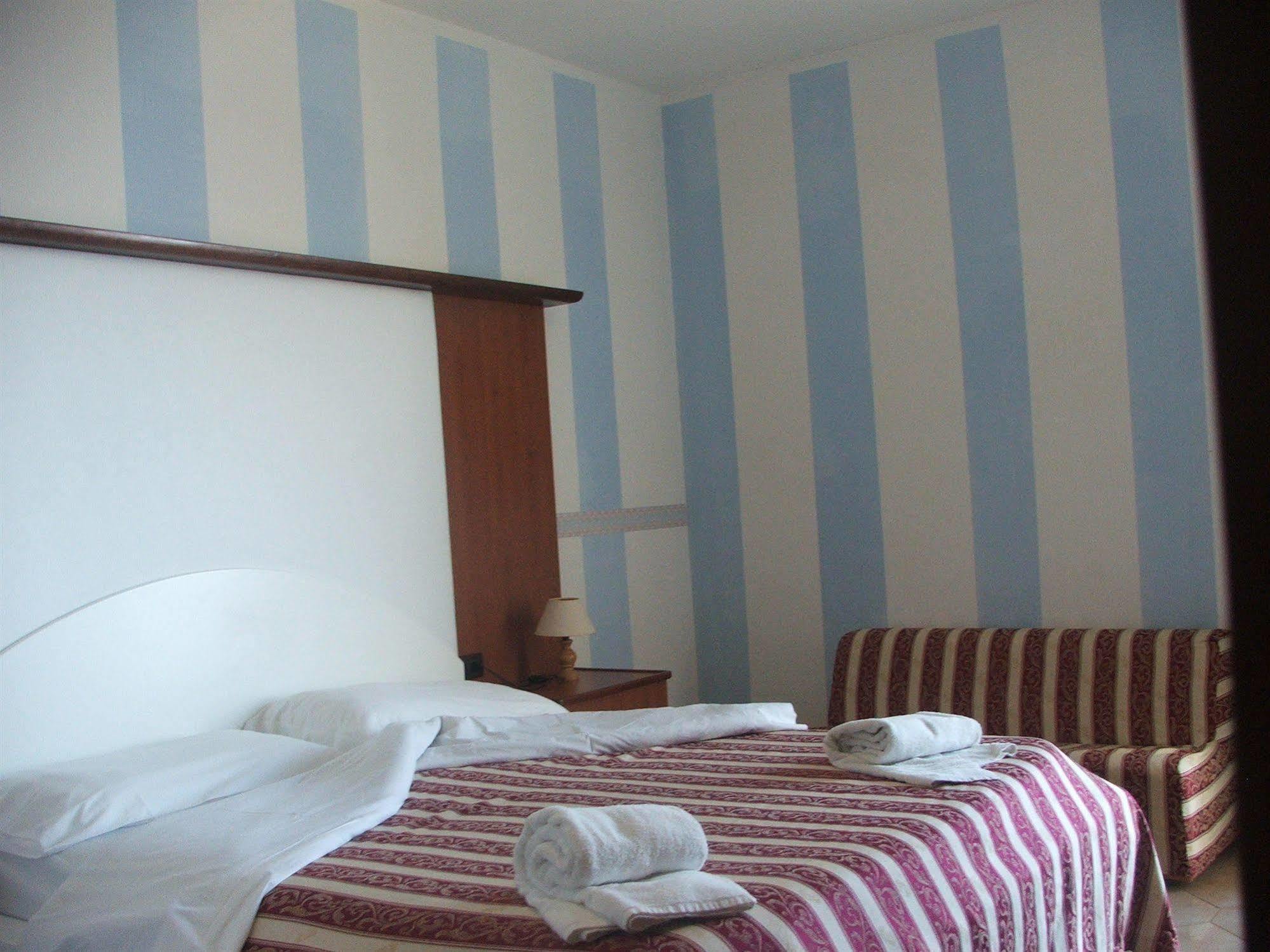 Hotel Vittorio Portopalo Di Capo Passero Esterno foto